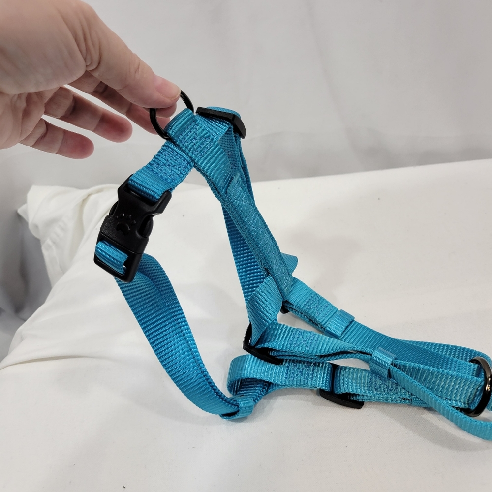 PetSmart NWOT Turquoise Dog Harness Size Medium